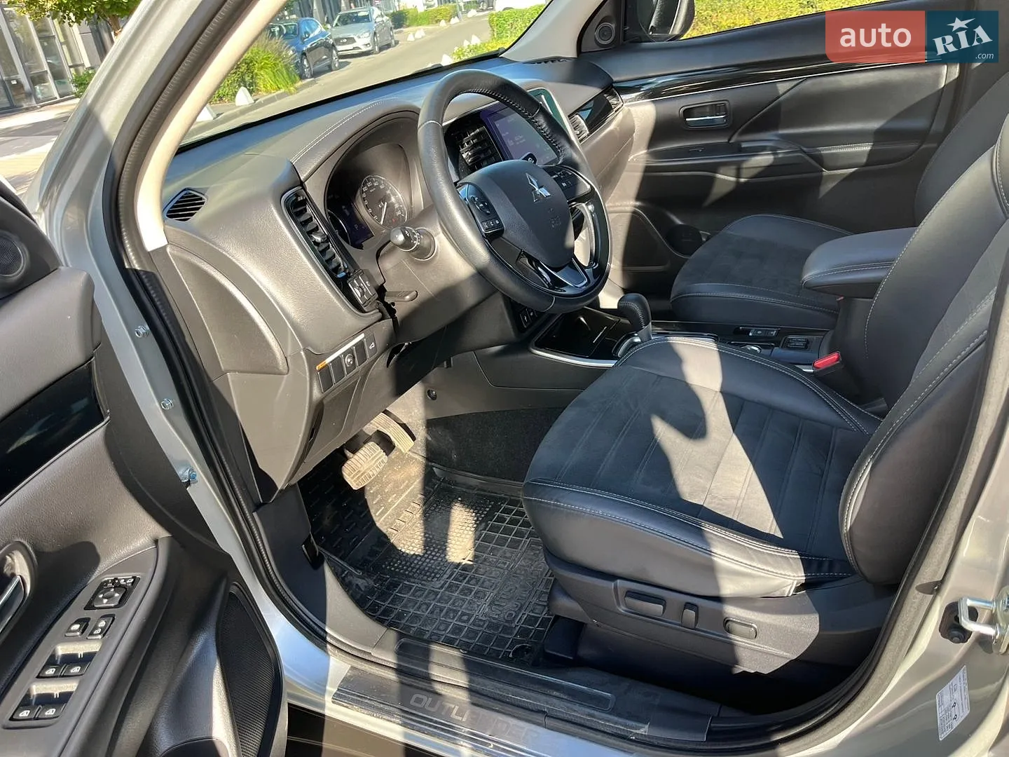 2021 Mitsubishi Outlander - мініатюра 30