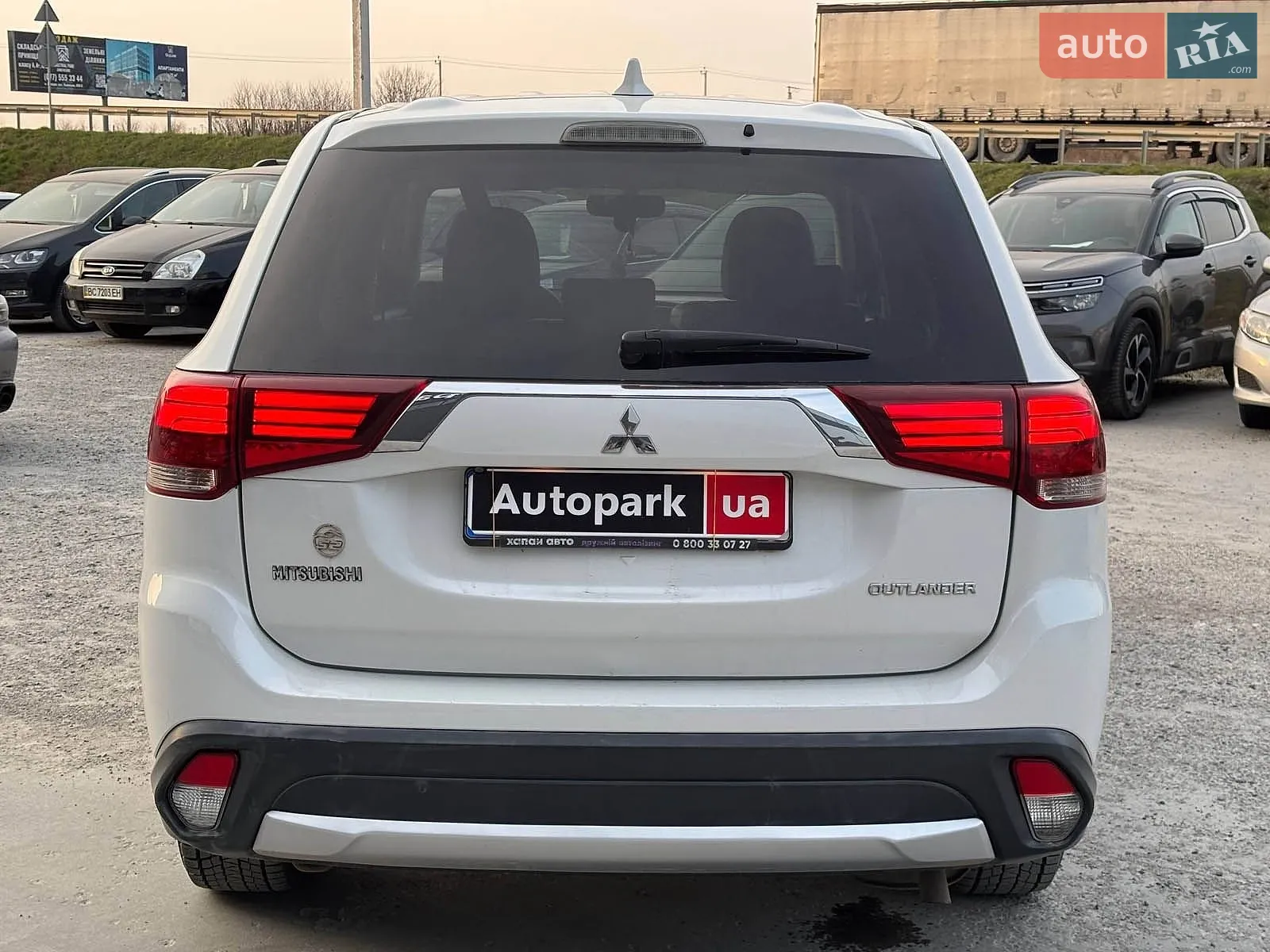 2016 Mitsubishi Outlander - мініатюра 9