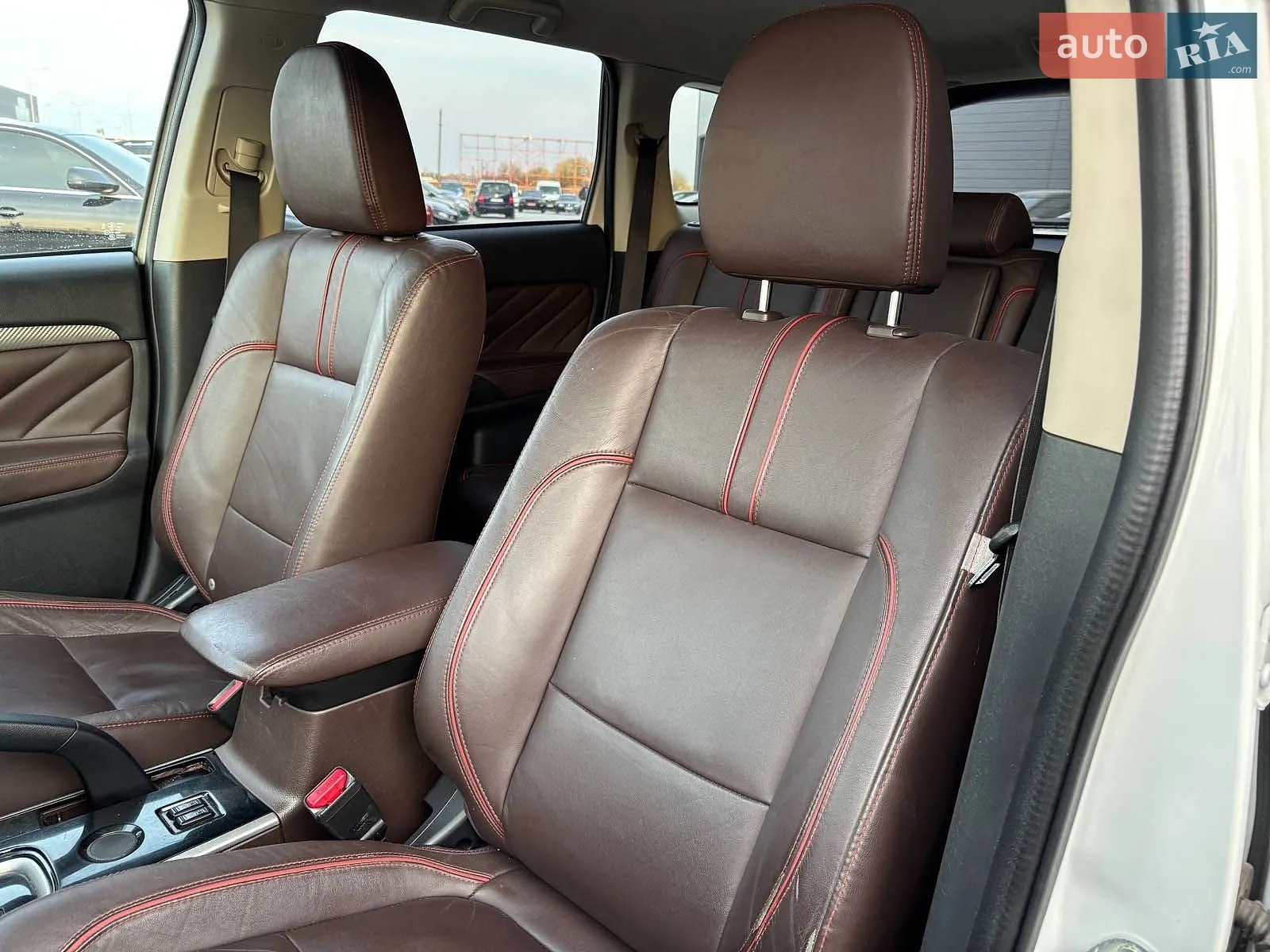 2016 Mitsubishi Outlander - мініатюра 29