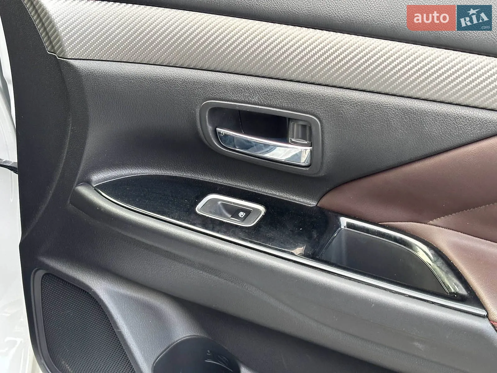 2016 Mitsubishi Outlander - мініатюра 41
