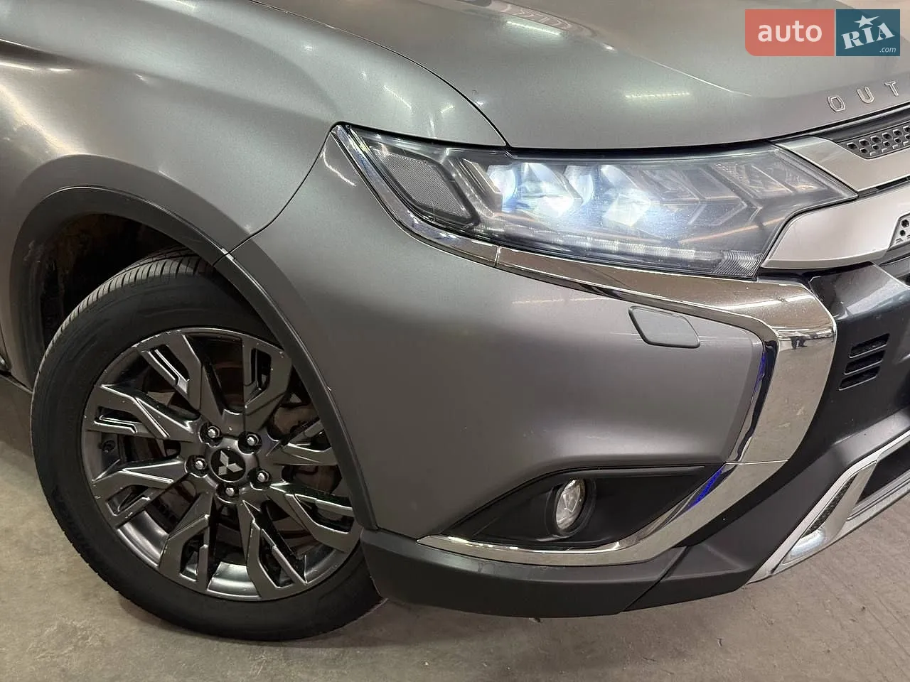 2021 Mitsubishi Outlander - мініатюра 2