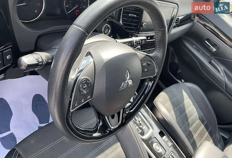 2019 Mitsubishi Outlander - мініатюра 20