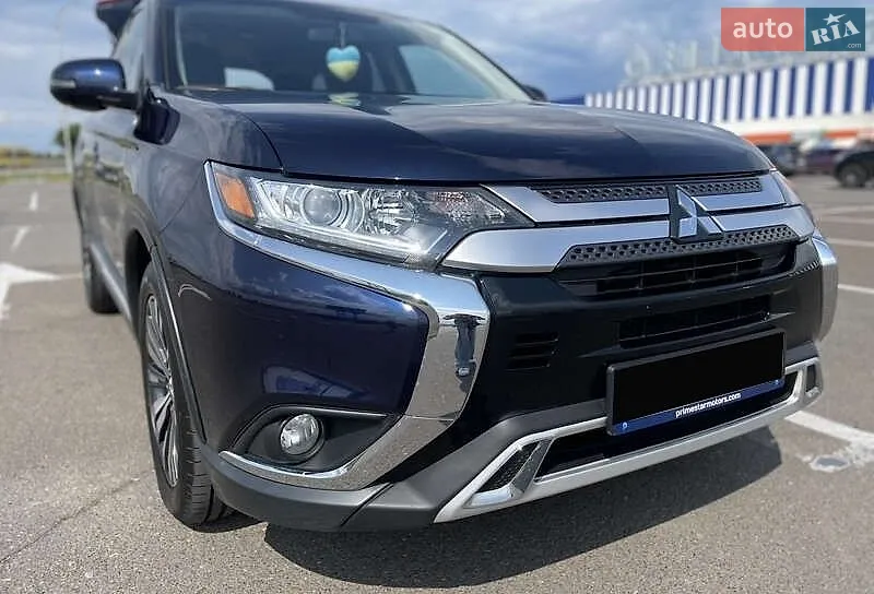2019 Mitsubishi Outlander - мініатюра 2