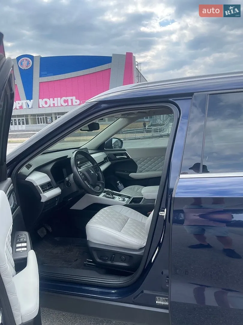 2021 Mitsubishi Outlander - мініатюра 8