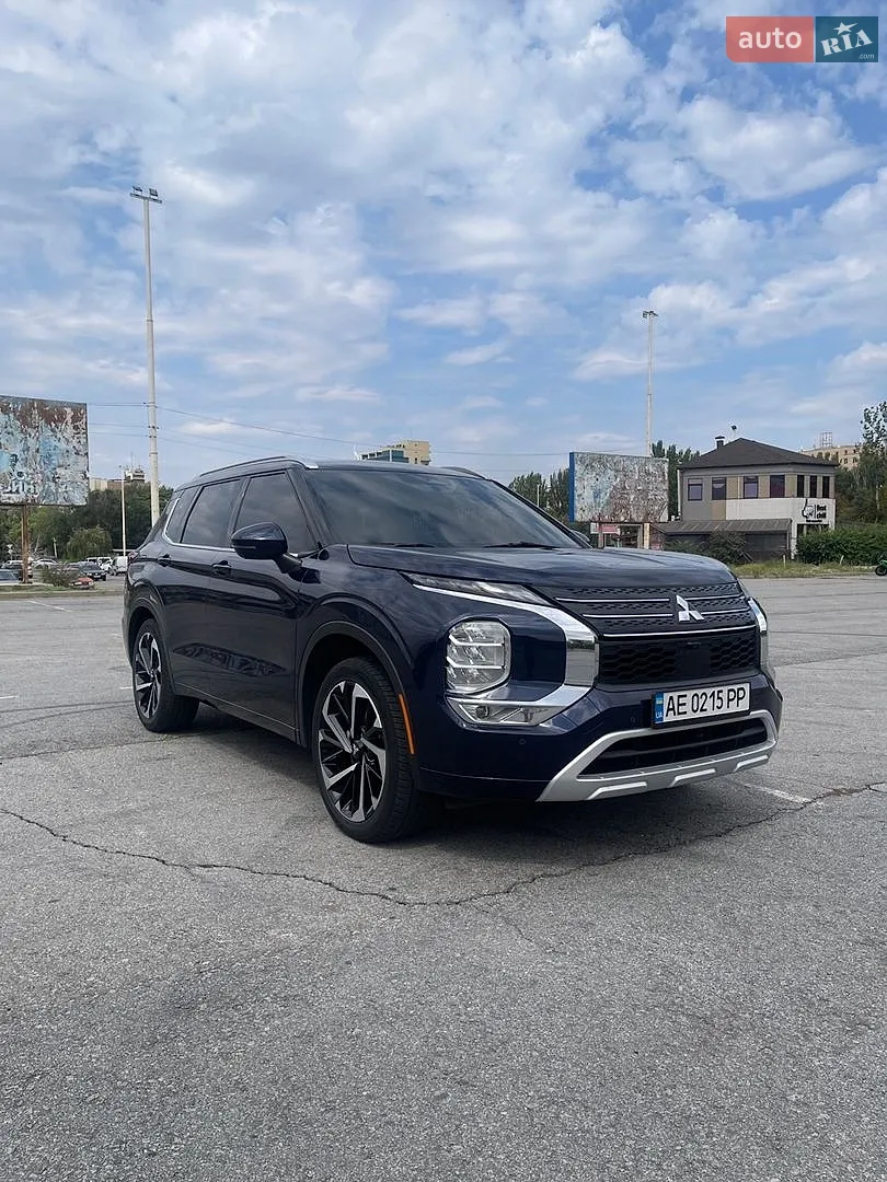 2021 Mitsubishi Outlander - мініатюра 3