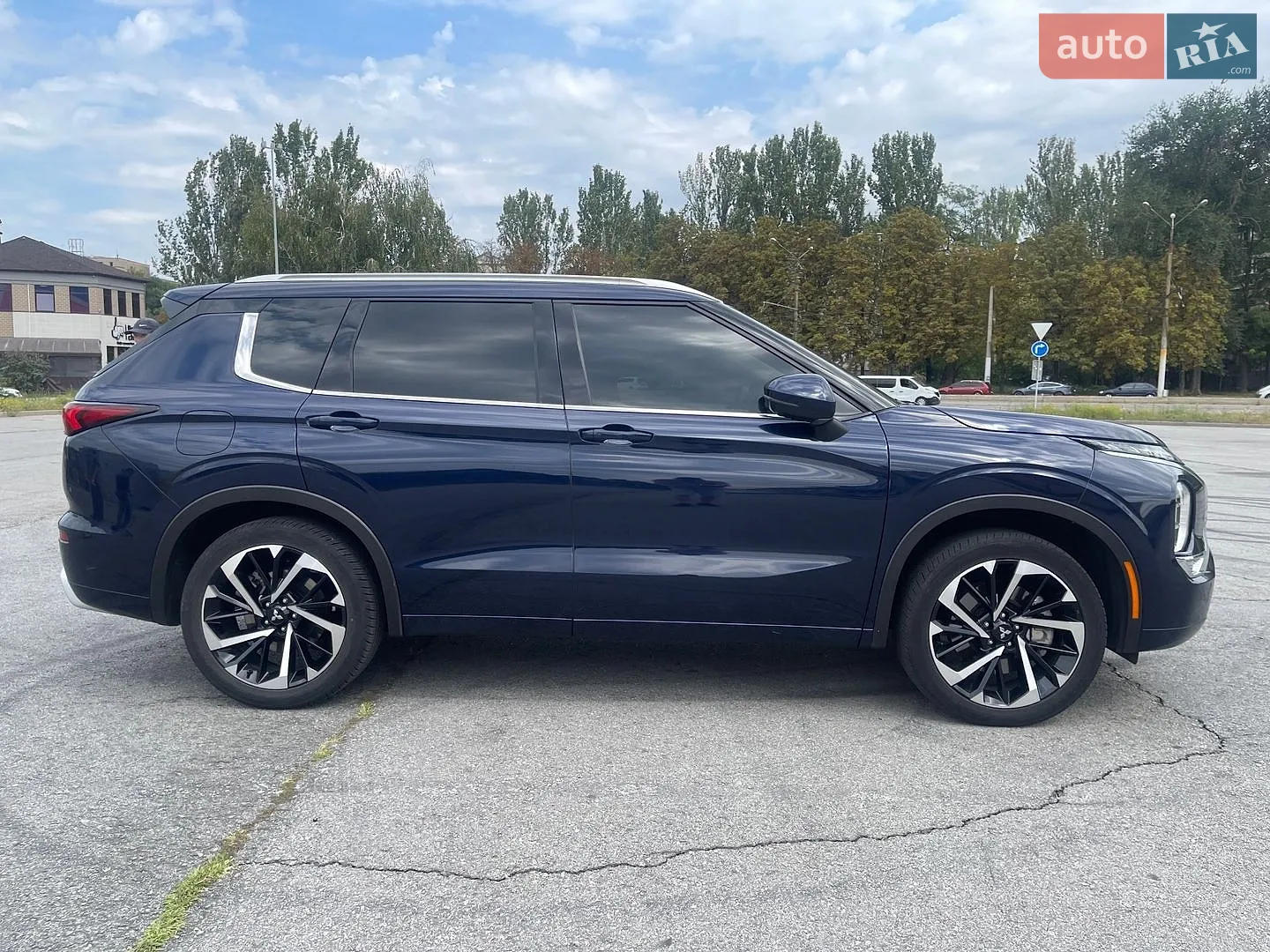 2021 Mitsubishi Outlander - мініатюра 4