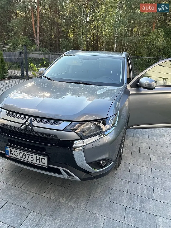 2023 Mitsubishi Outlander - мініатюра 10