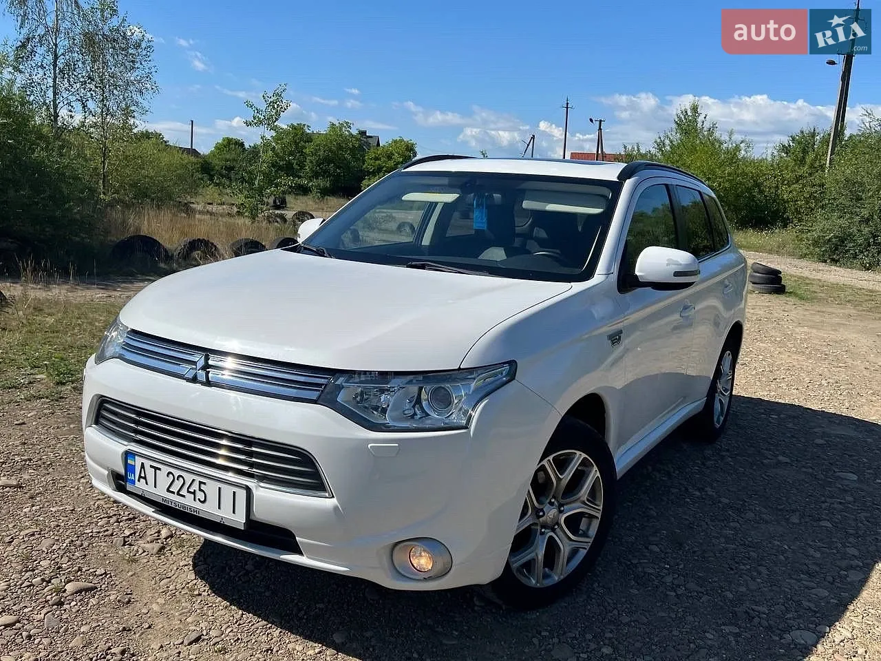2014 Mitsubishi Outlander - фото 1