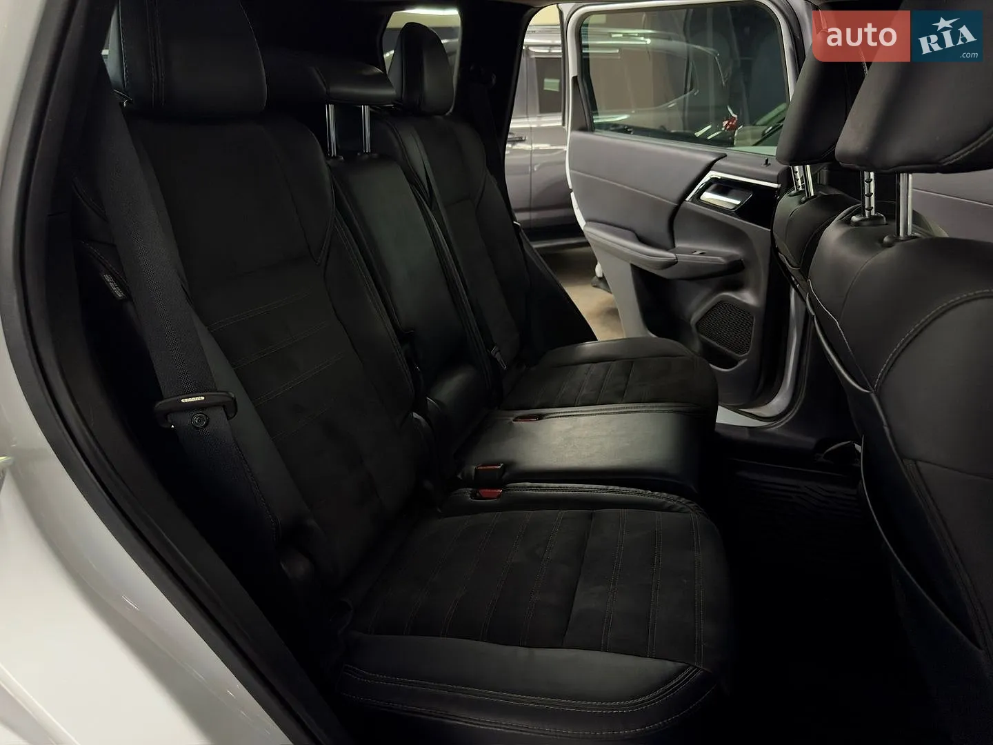 2022 Mitsubishi Outlander - мініатюра 16