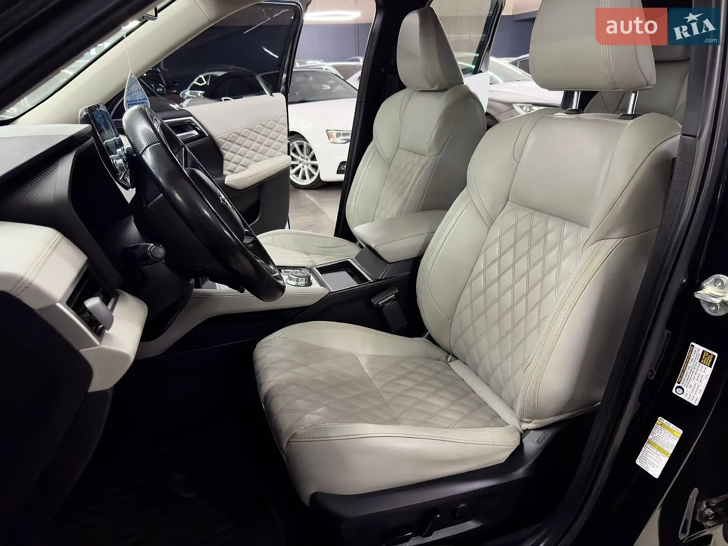 2021 Mitsubishi Outlander - мініатюра 13