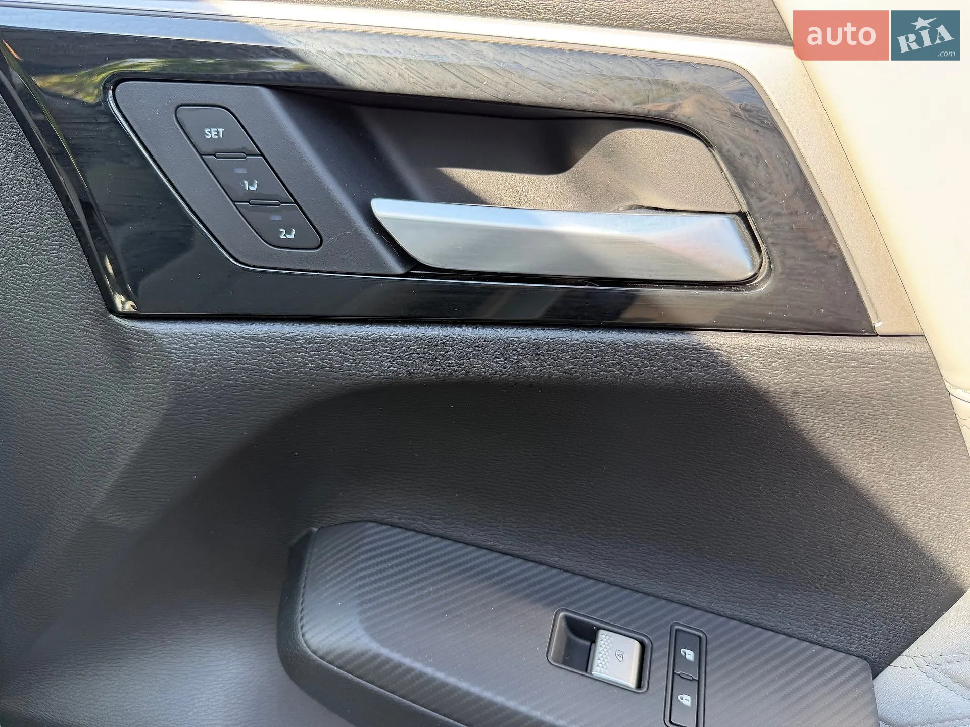 2022 Mitsubishi Outlander - мініатюра 27