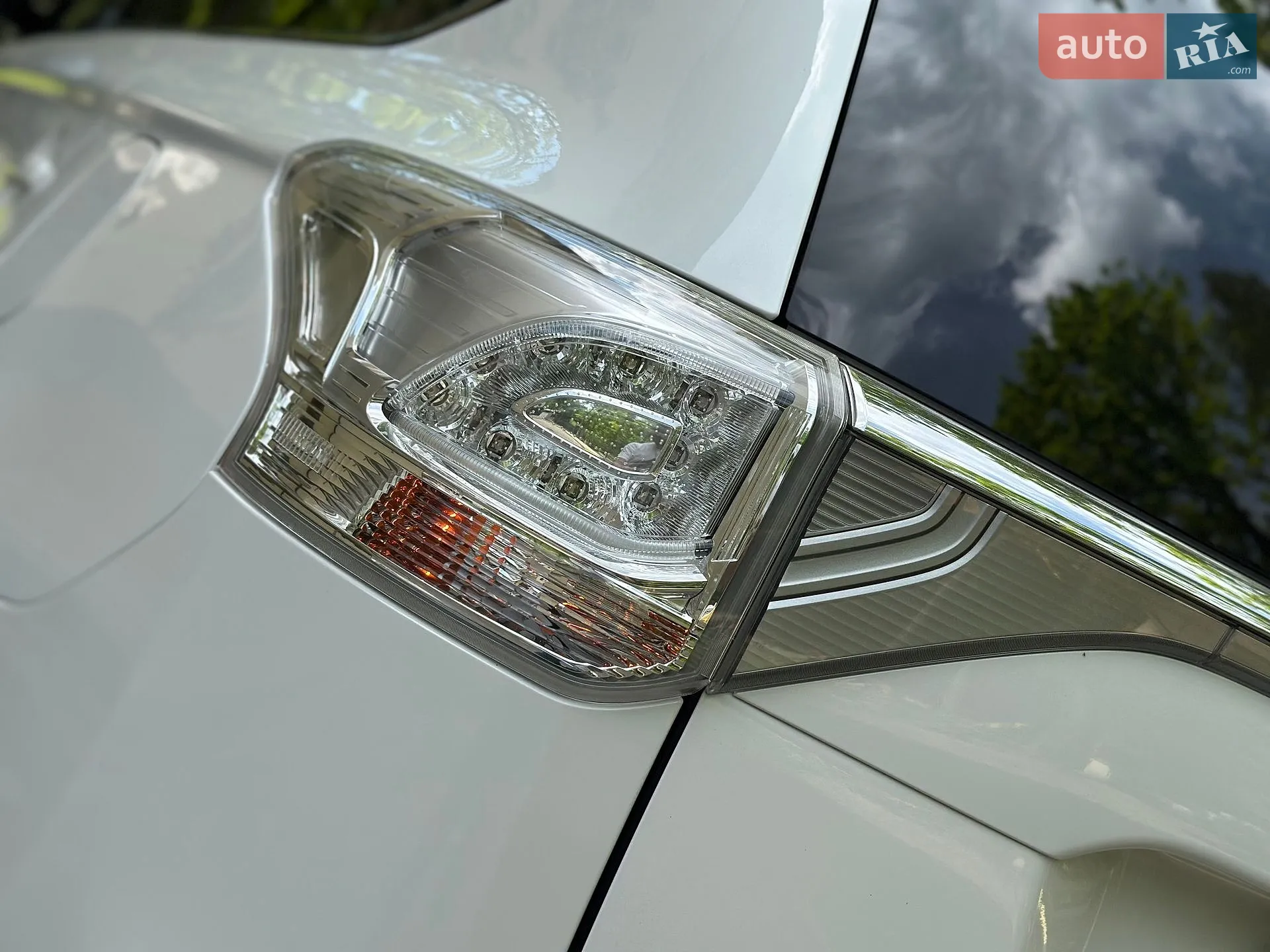 2014 Mitsubishi Outlander - мініатюра 30