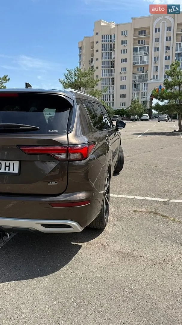2021 Mitsubishi Outlander - мініатюра 7