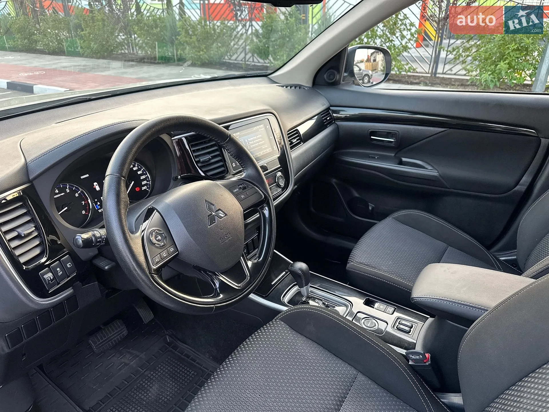 2018 Mitsubishi Outlander - мініатюра 15