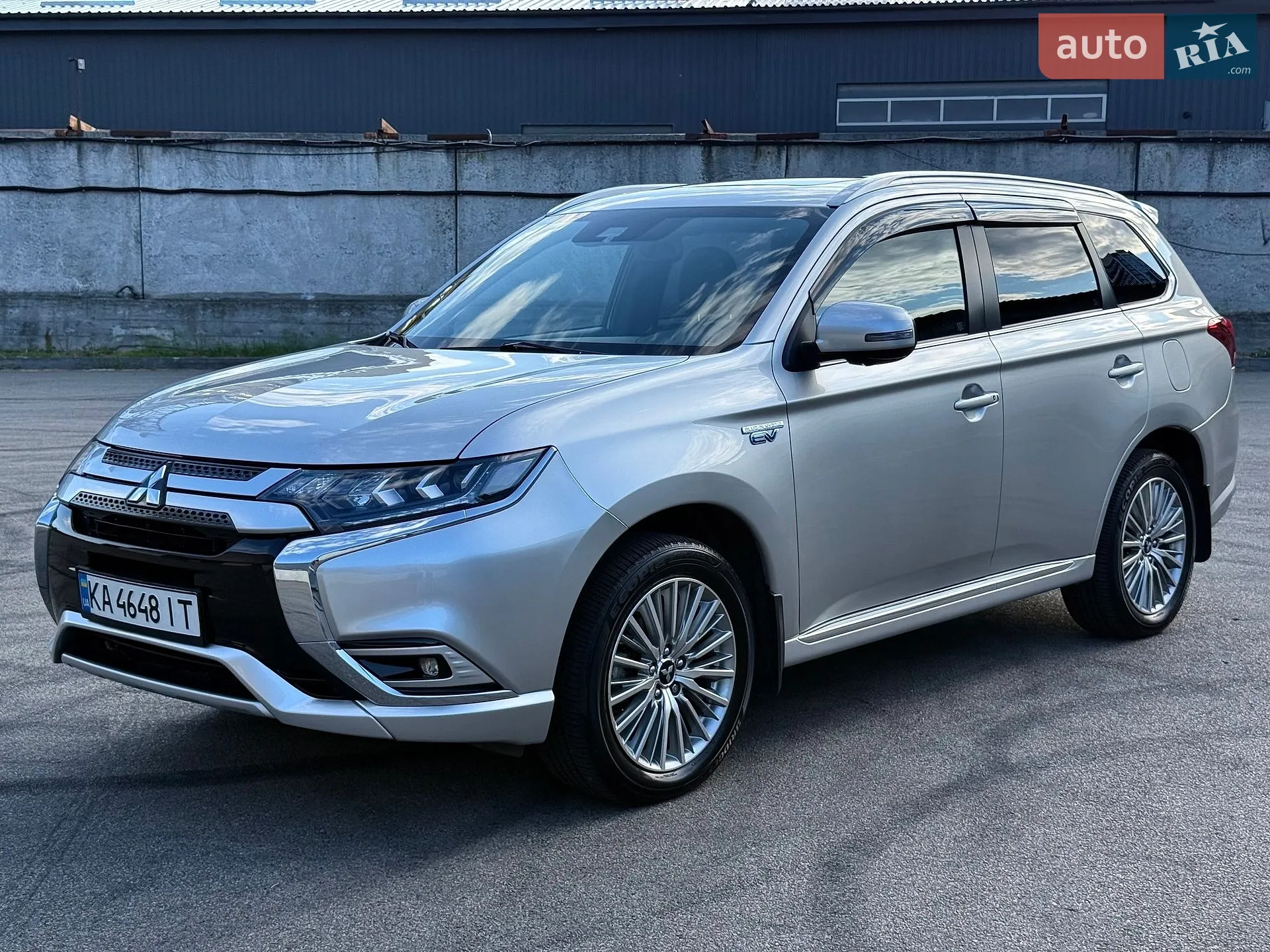 2020 Mitsubishi Outlander - мініатюра 11