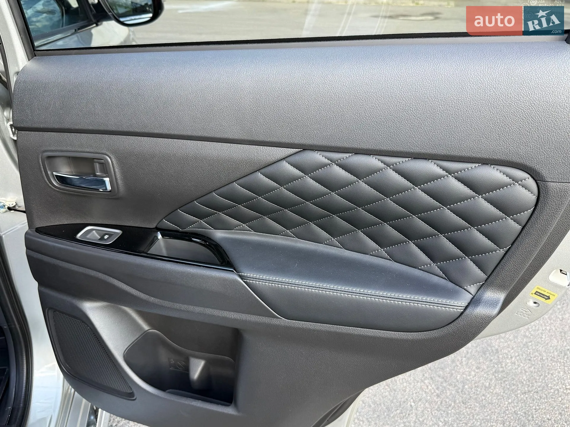 2020 Mitsubishi Outlander - мініатюра 34