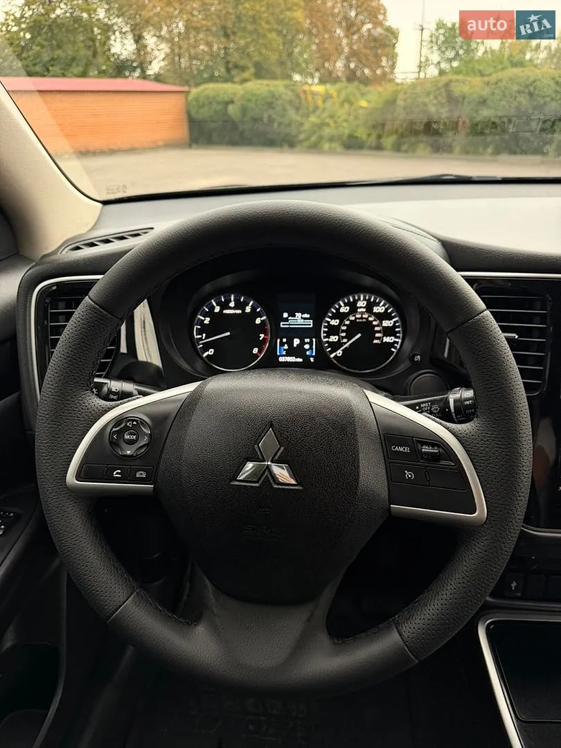 2020 Mitsubishi Outlander - мініатюра 10