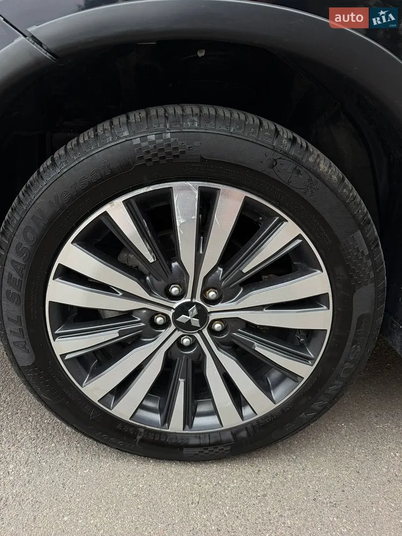 2020 Mitsubishi Outlander - мініатюра 16