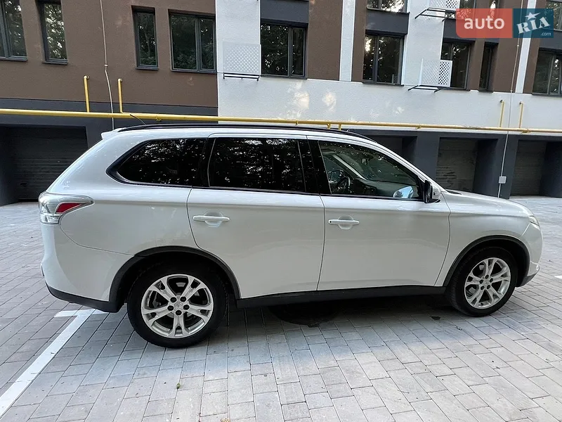 Mitsubishi Outlander