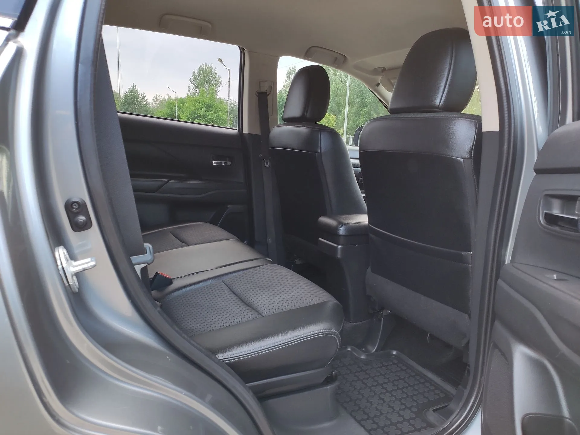 2015 Mitsubishi Outlander - мініатюра 37