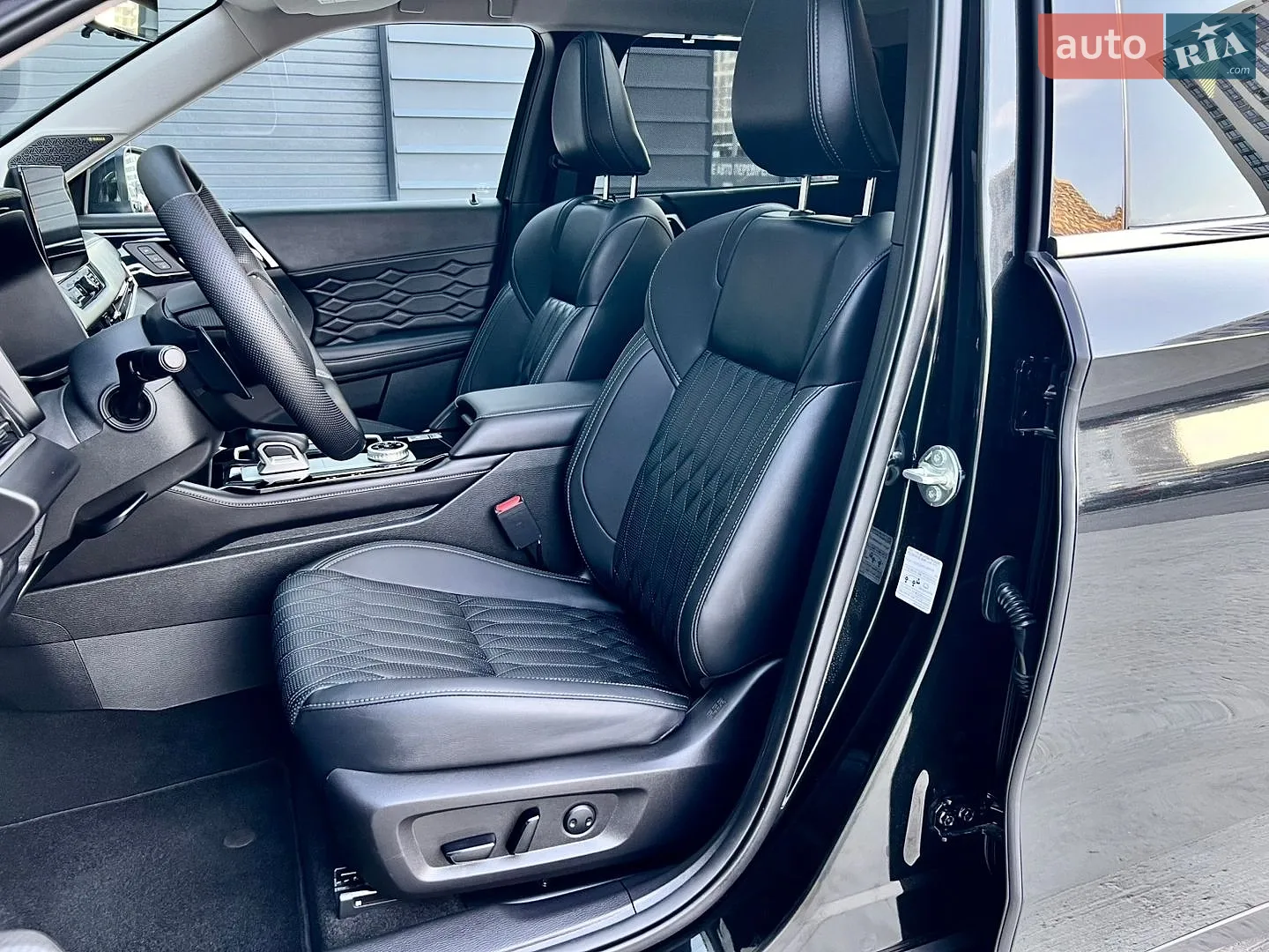2025 Mitsubishi Outlander - мініатюра 2