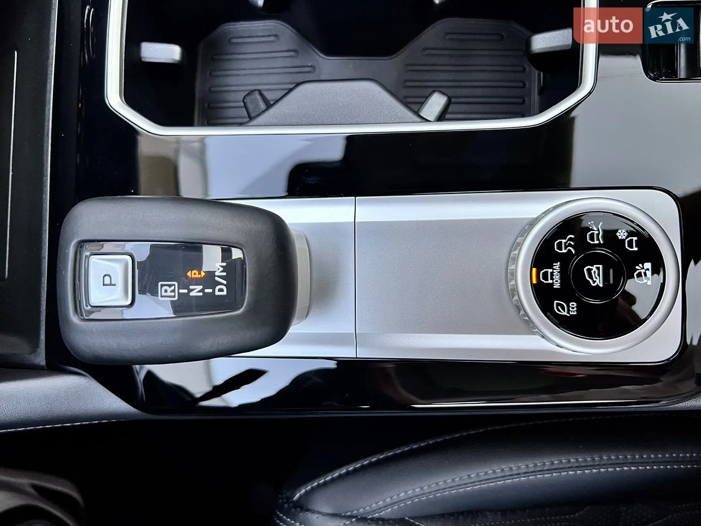 2025 Mitsubishi Outlander - мініатюра 40