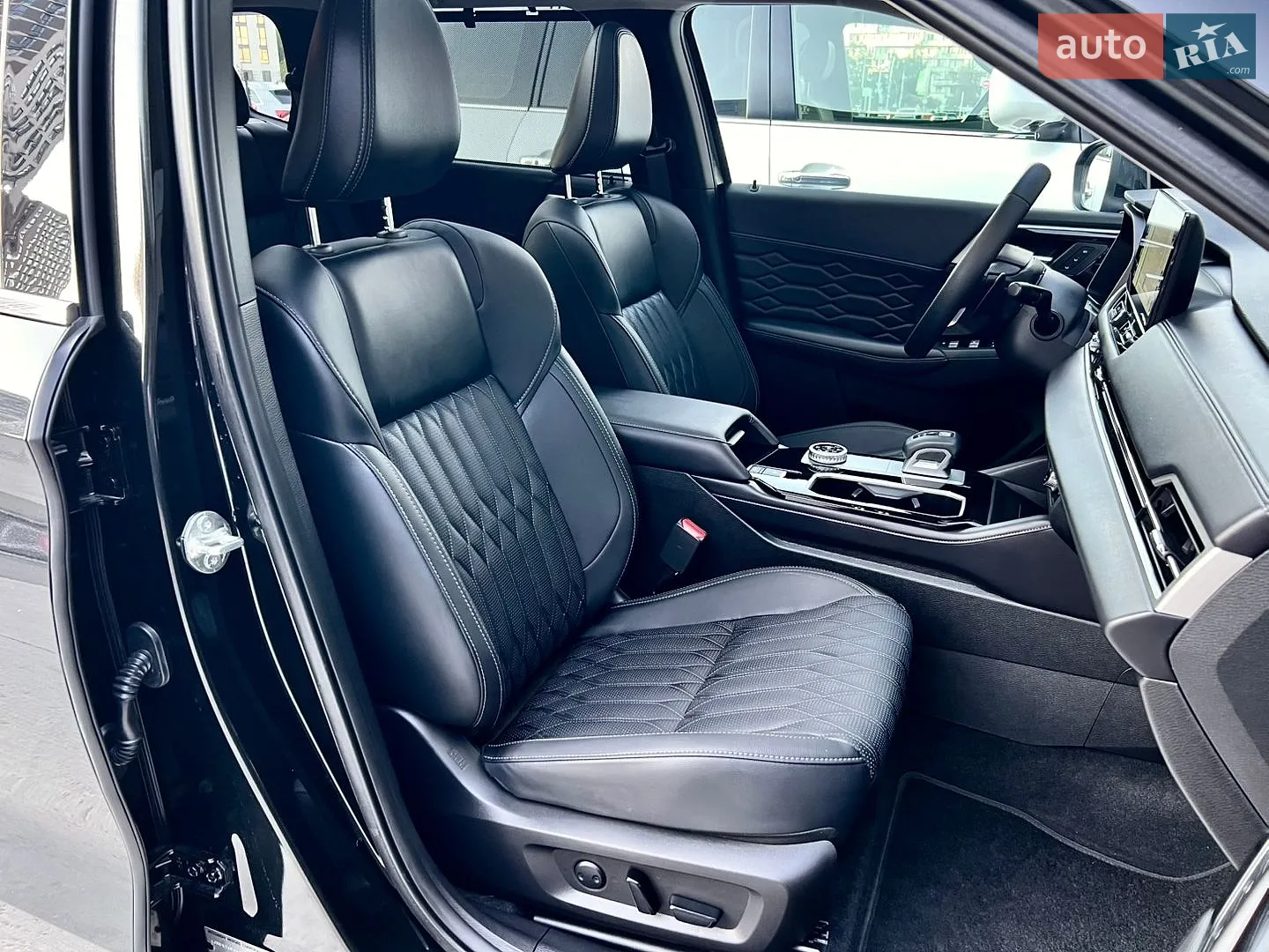 2025 Mitsubishi Outlander - мініатюра 48