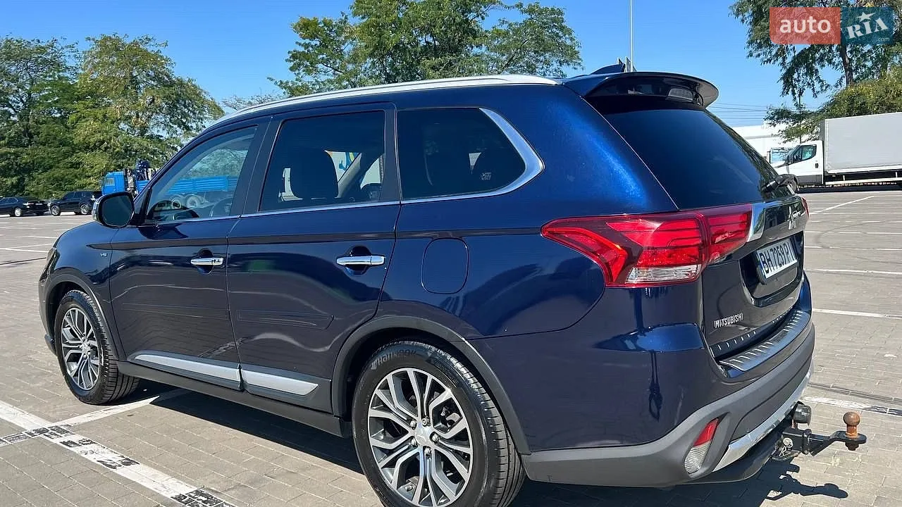 2016 Mitsubishi Outlander - мініатюра 3