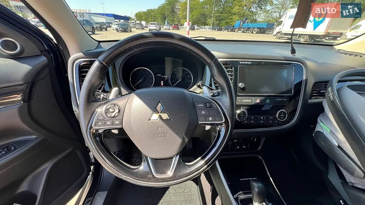 2016 Mitsubishi Outlander - мініатюра 16