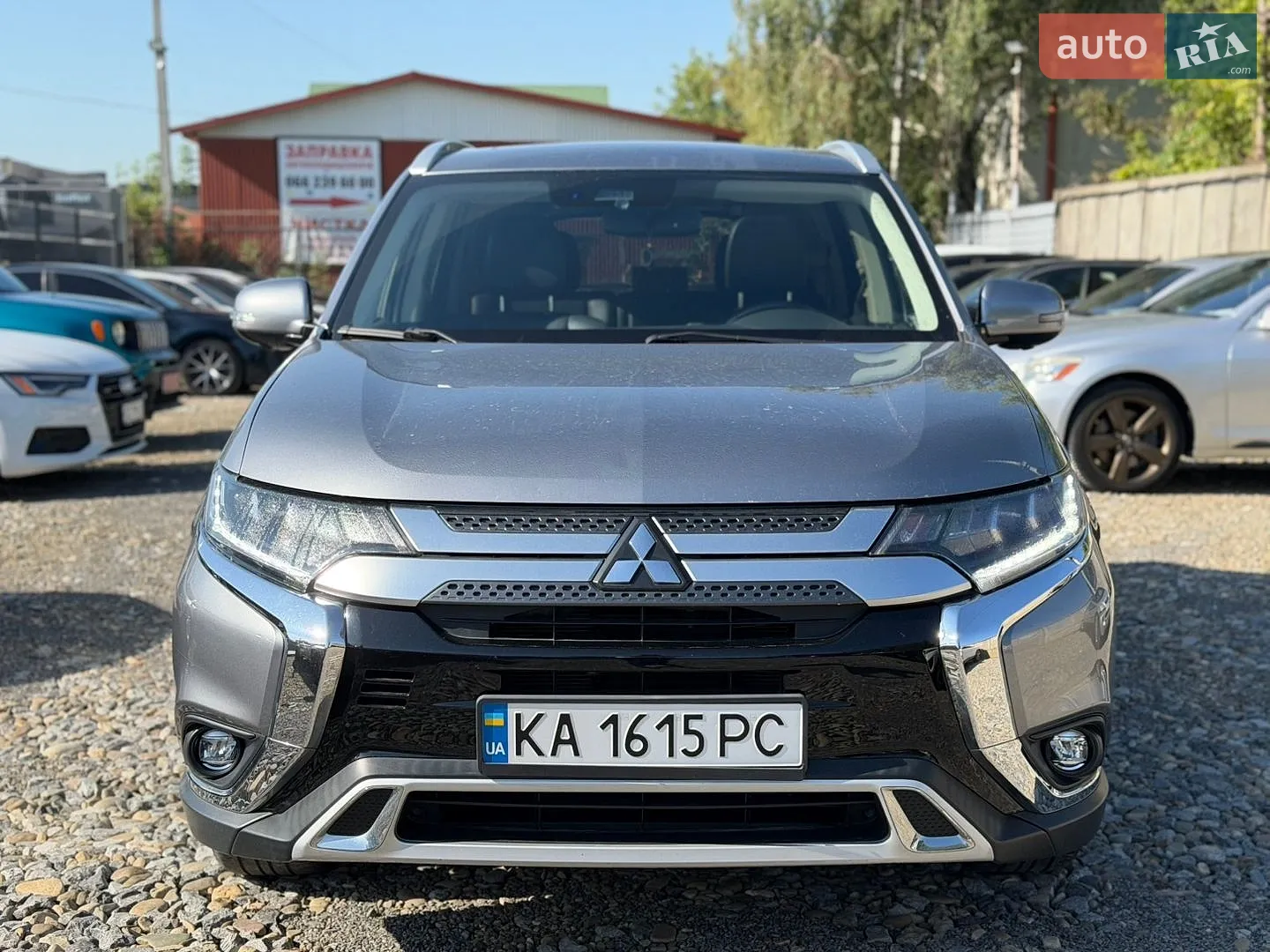 2019 Mitsubishi Outlander - фото 1