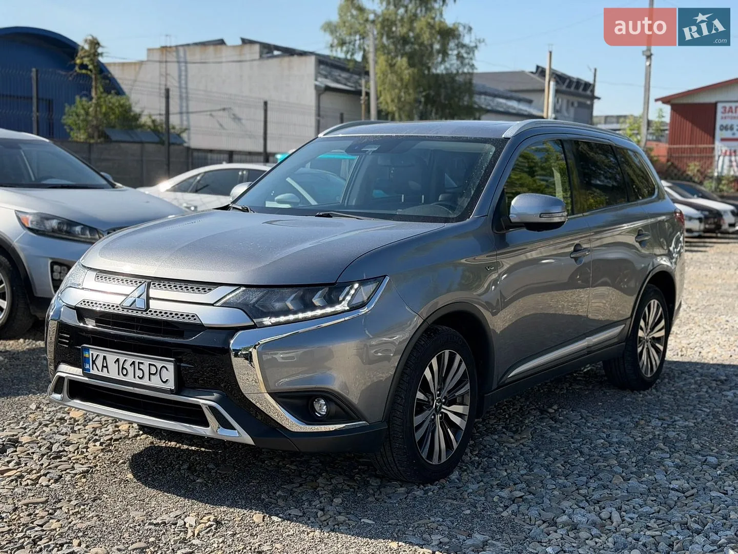 2019 Mitsubishi Outlander - мініатюра 2