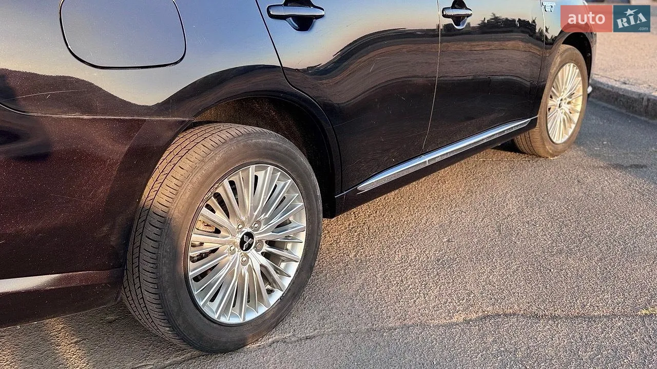 2019 Mitsubishi Outlander - мініатюра 18