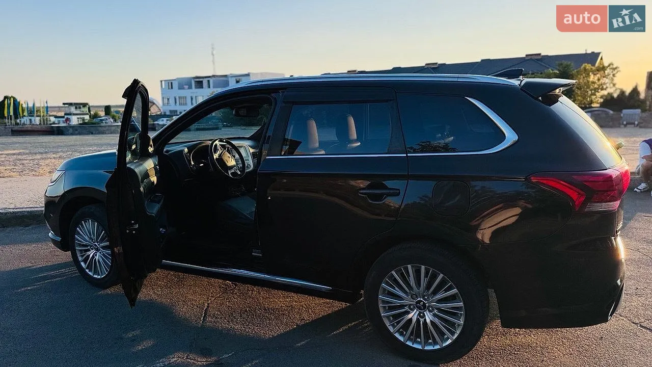 2019 Mitsubishi Outlander - мініатюра 9