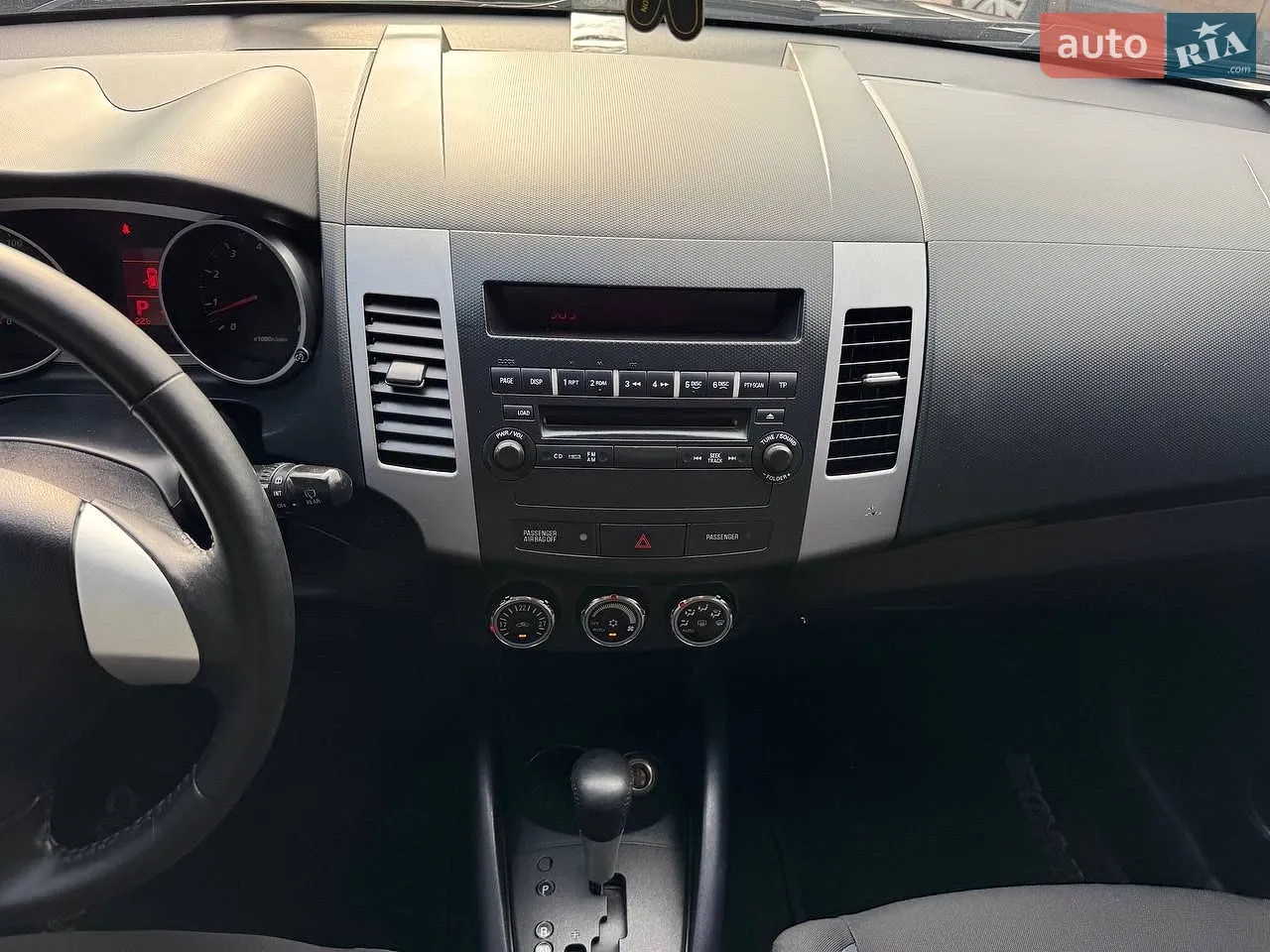 2010 Mitsubishi Outlander - мініатюра 9