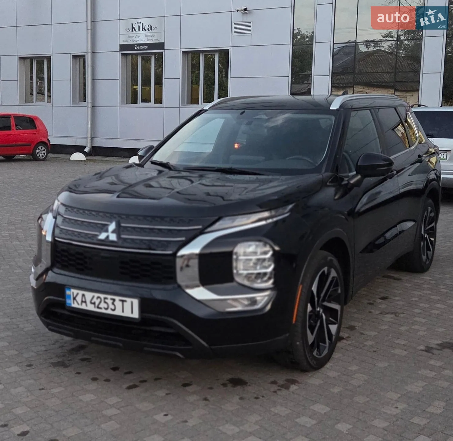 2022 Mitsubishi Outlander - мініатюра 3