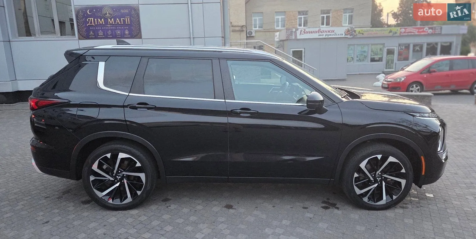 2022 Mitsubishi Outlander - мініатюра 8