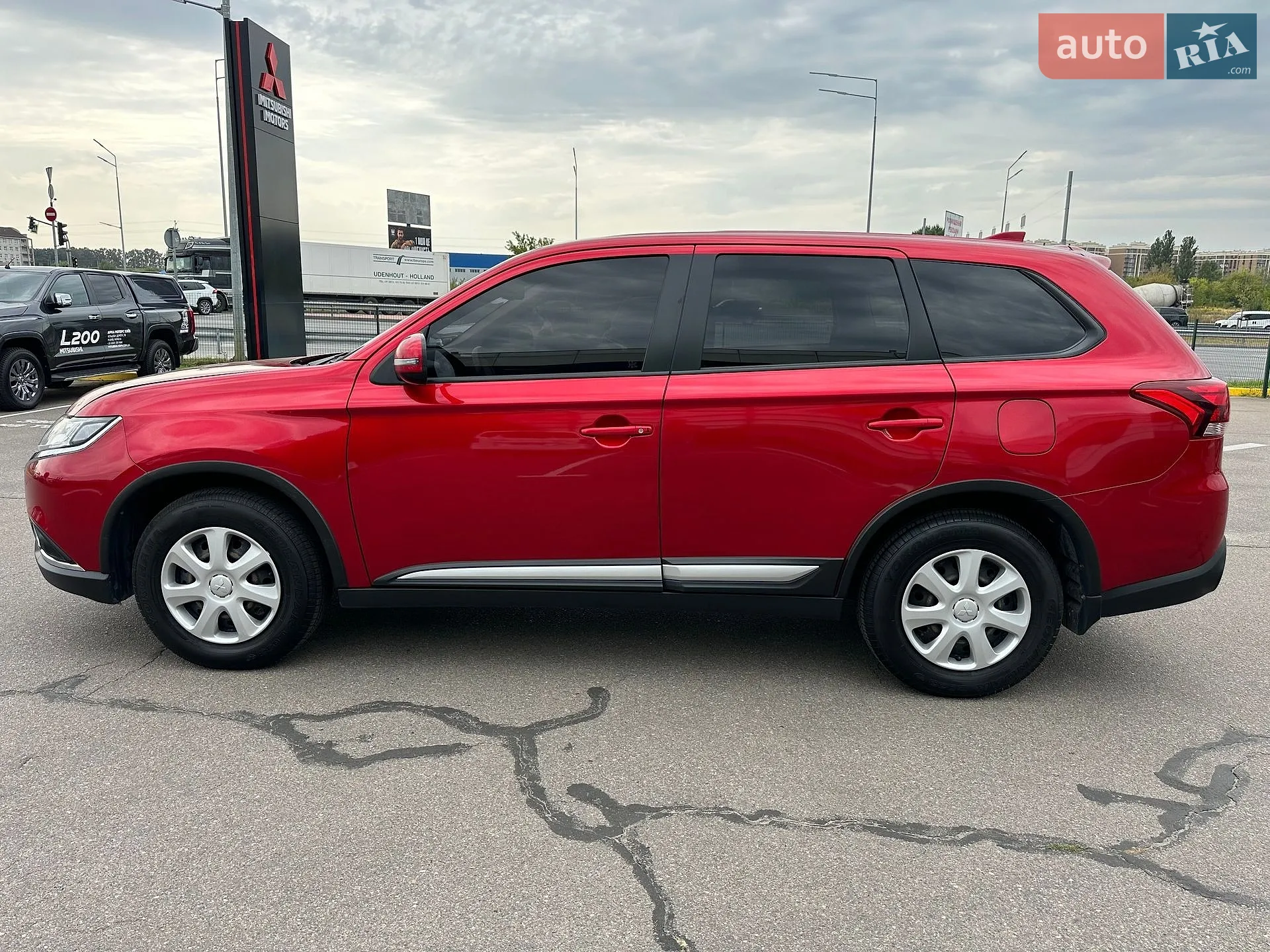 2020 Mitsubishi Outlander - мініатюра 5