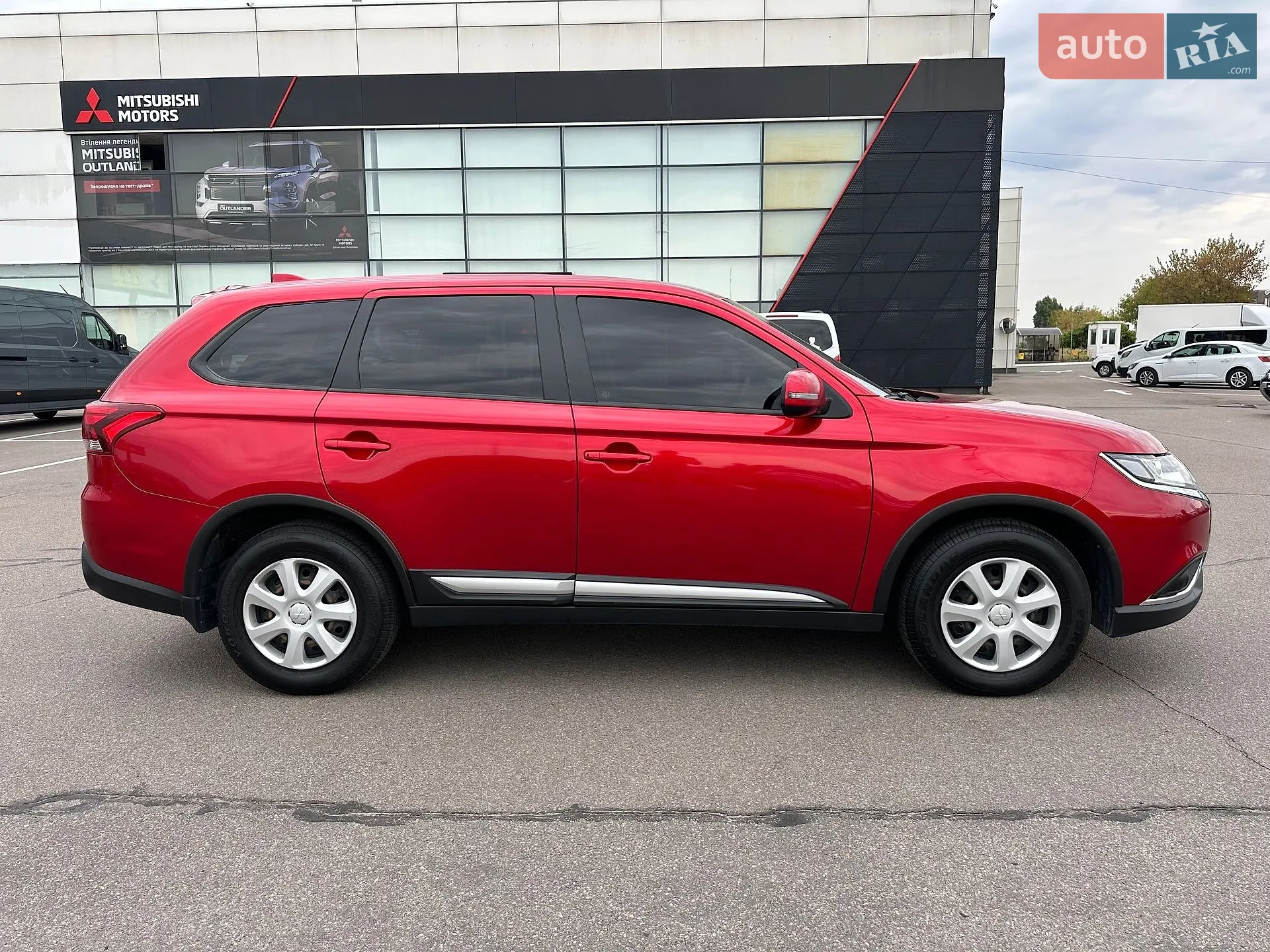 2020 Mitsubishi Outlander - мініатюра 9