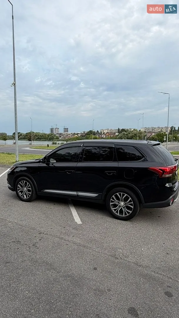 2015 Mitsubishi Outlander - мініатюра 9
