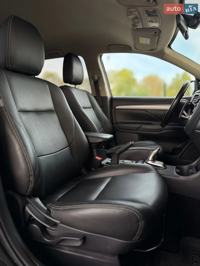 2014 Mitsubishi Outlander - мініатюра 12