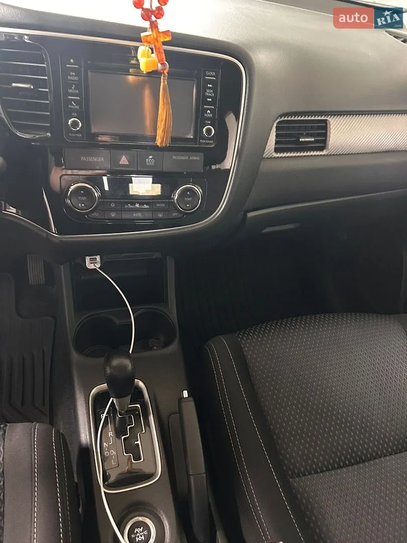 2015 Mitsubishi Outlander - мініатюра 14