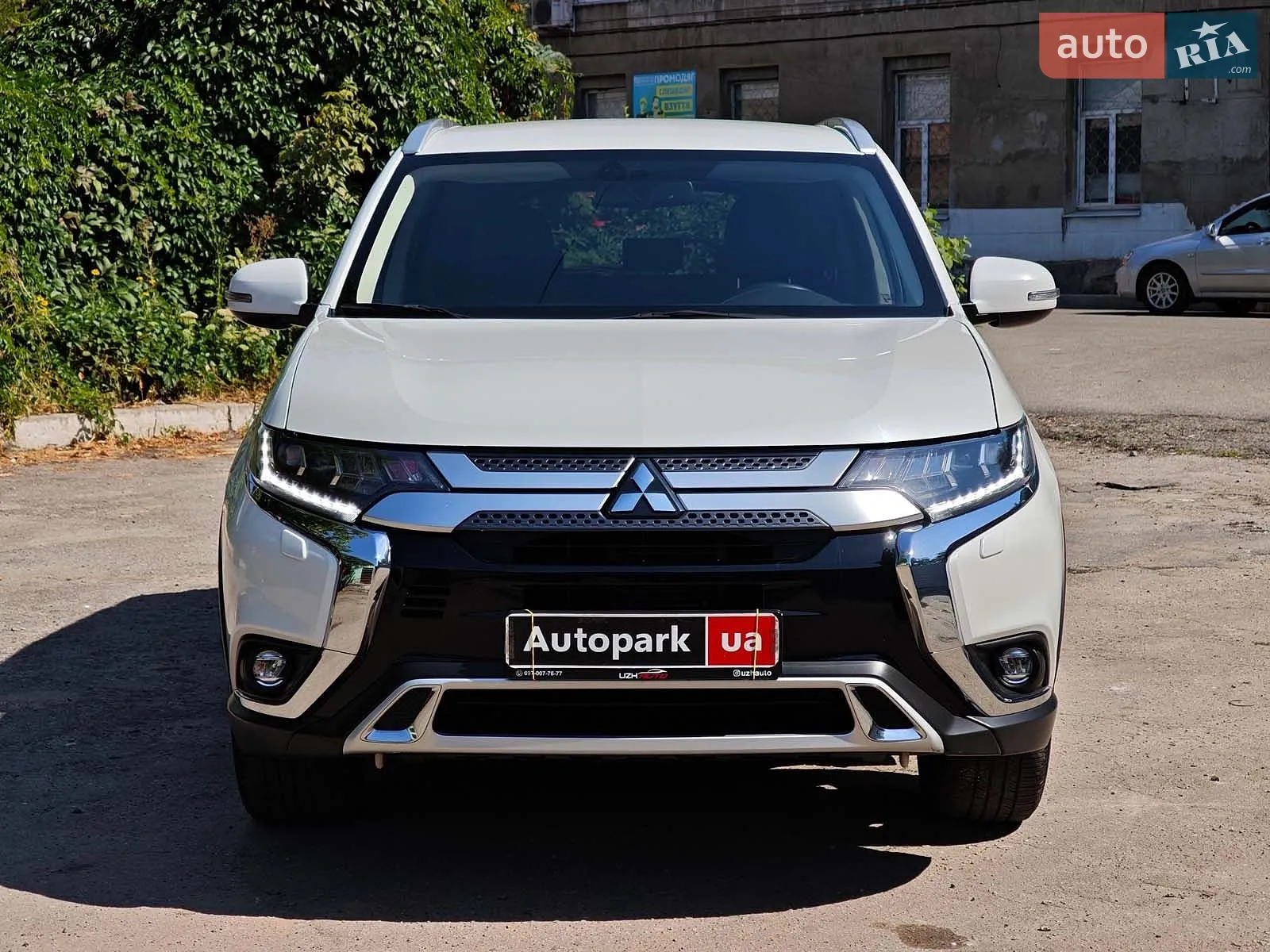 2021 Mitsubishi Outlander - мініатюра 2