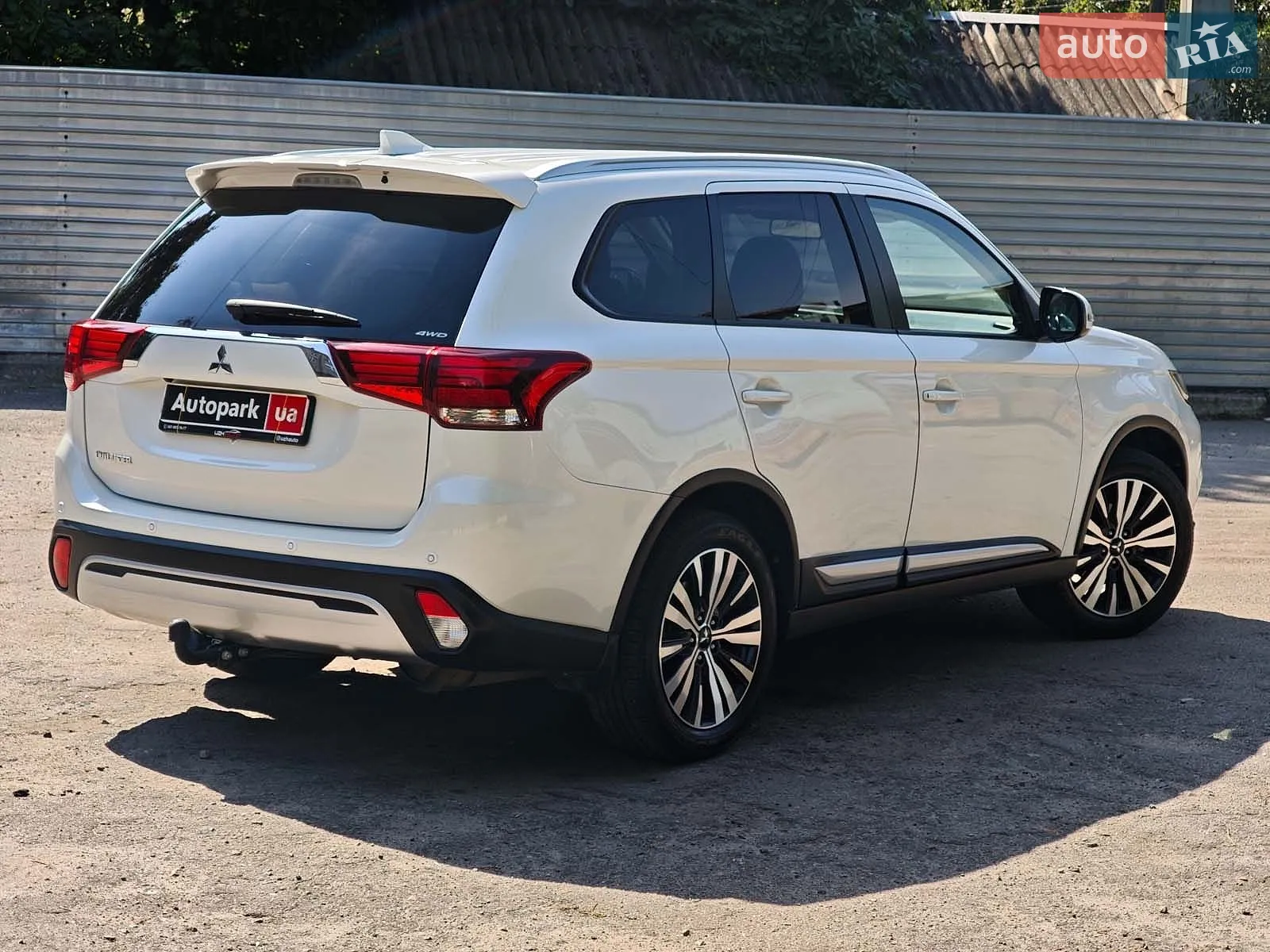 2021 Mitsubishi Outlander - мініатюра 12