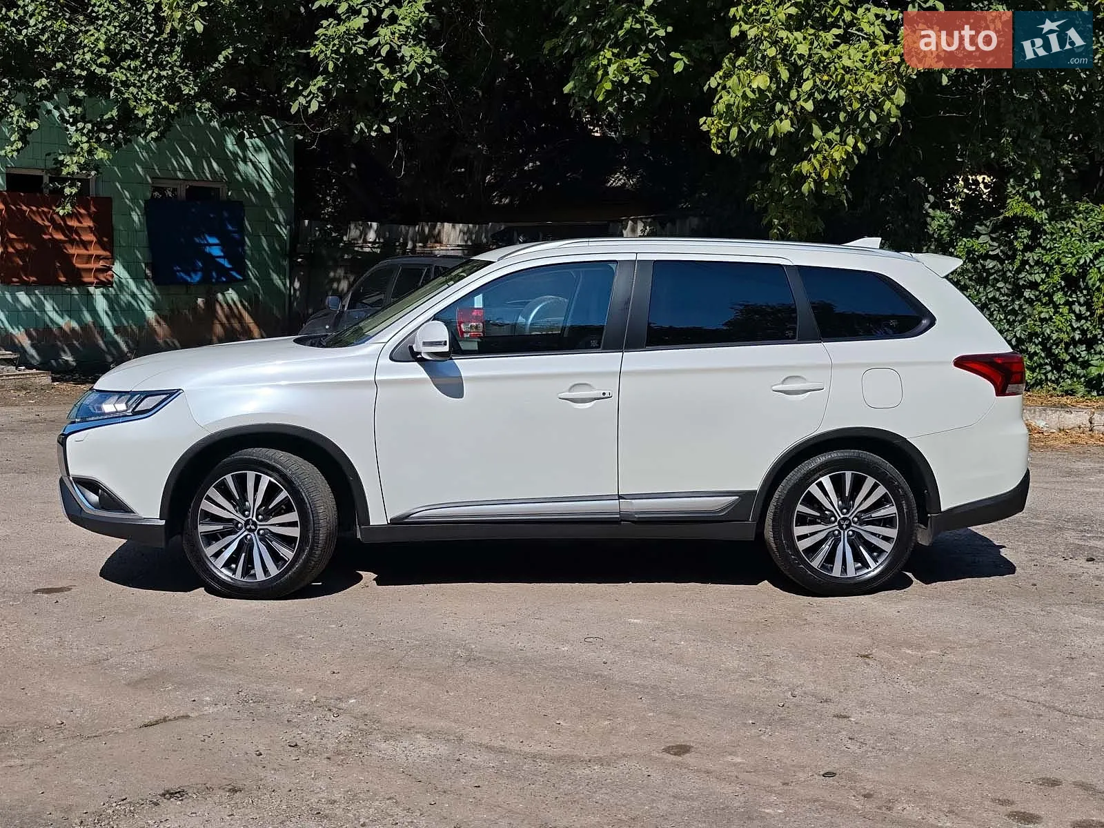 2021 Mitsubishi Outlander - мініатюра 9