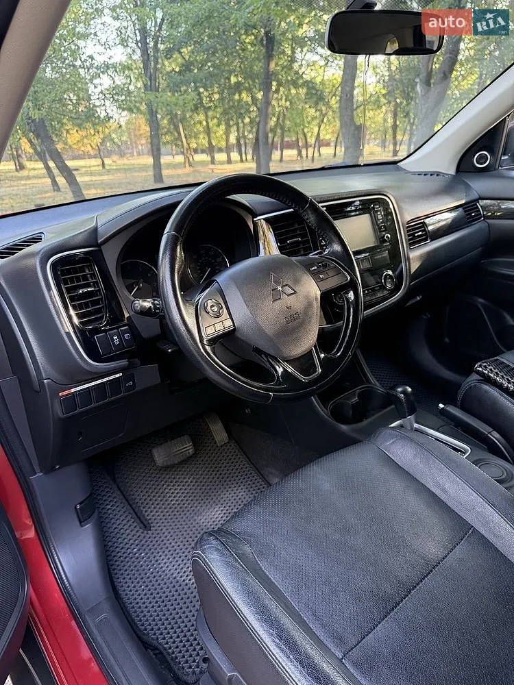 2016 Mitsubishi Outlander - мініатюра 18
