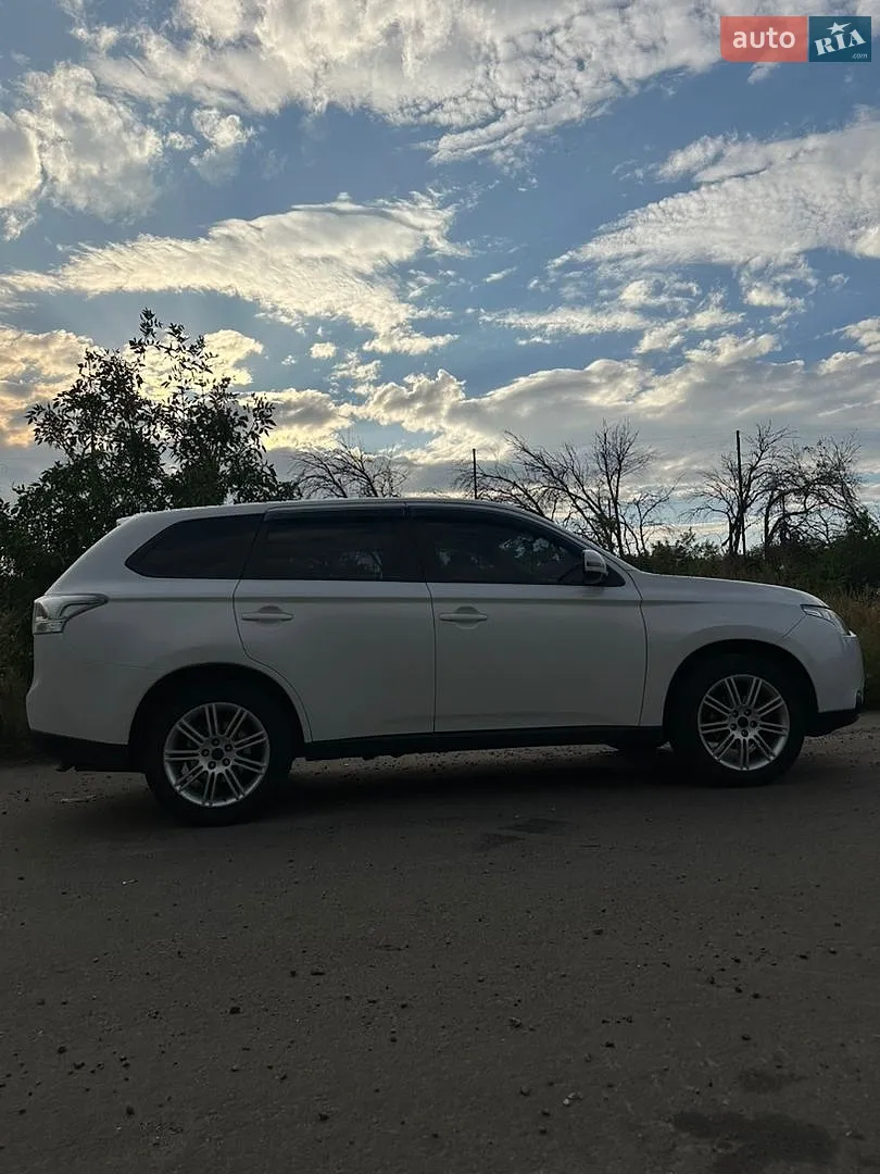 2013 Mitsubishi Outlander - мініатюра 2