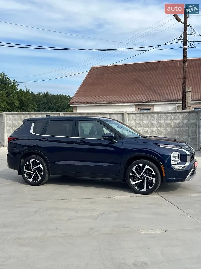 2022 Mitsubishi Outlander - мініатюра 12