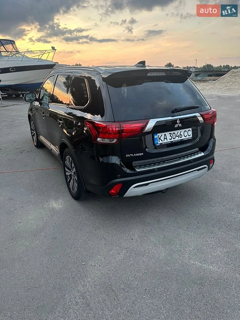 2020 Mitsubishi Outlander - мініатюра 8