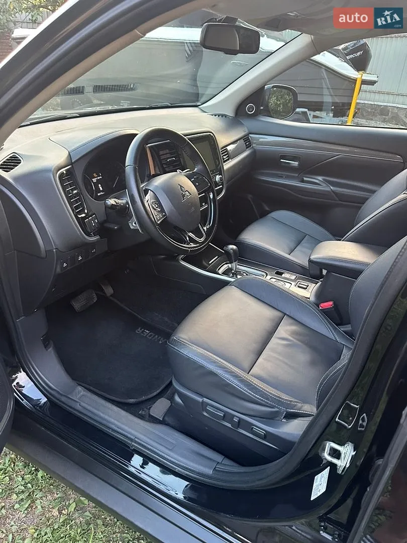 2020 Mitsubishi Outlander - мініатюра 13