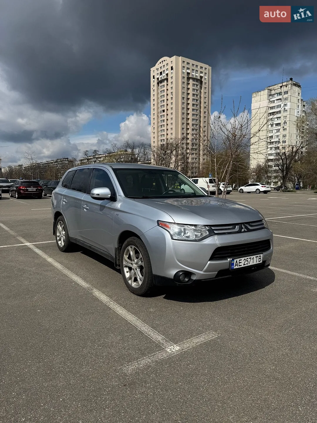 2013 Mitsubishi Outlander - фото 1